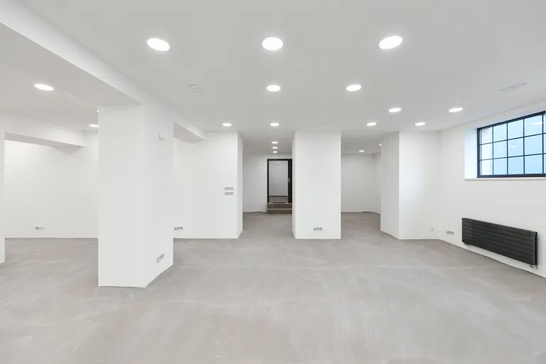 Novovysočanská, Vysočany - Praha 9 | Predaj, Kancelárie, 300 m²