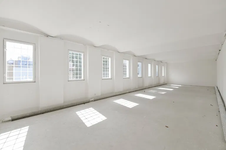 Holečkova, Smíchov - Praha 5 | Predaj, Skladový priestor, 678 m²