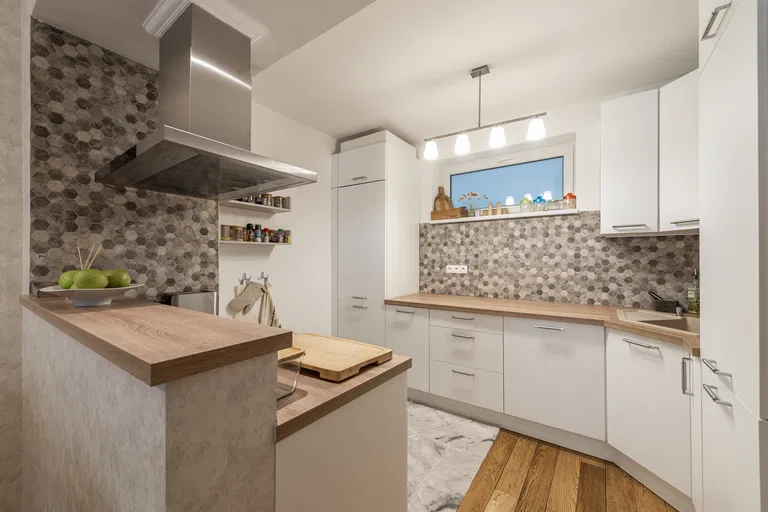 K lomu, Staré Mesto - Bratislava I | Sale, Apartment, One-bedroom (2+kk), 107 m²