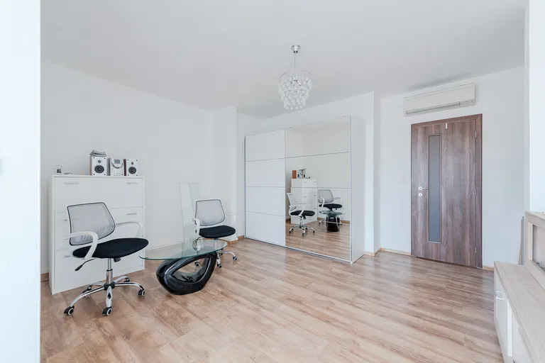 Leškova, Staré Mesto - Bratislava I | Sale, Apartment, Two-bedroom (3+kk), 157 m²
