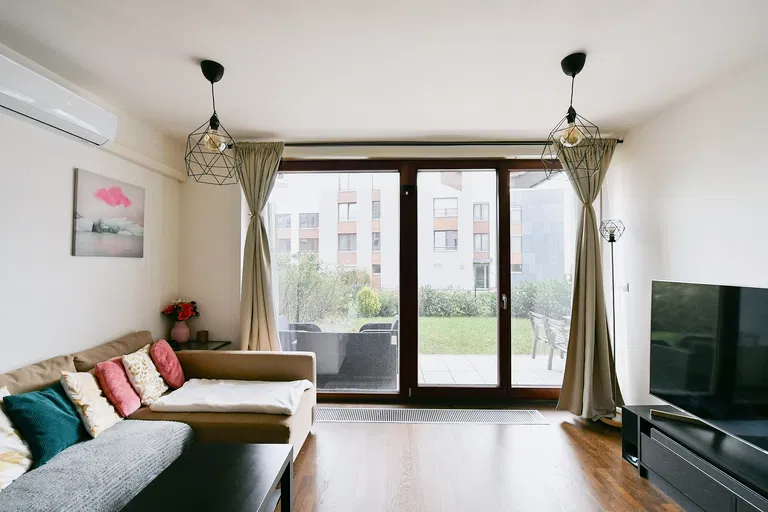 V háji, Holešovice - Prague 7 | Sale, Apartment, One-bedroom (2+kk), 73 m²