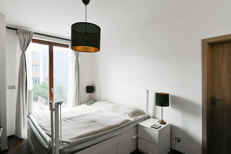 V háji, Holešovice - Prague 7 | Sale, Apartment, One-bedroom (2+kk), 73 m²