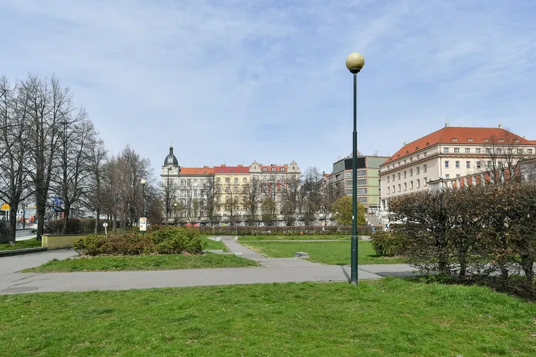 Palackého náměstí, Nové Město - Prague 2 | Sale, Apartment building, 1635 m²