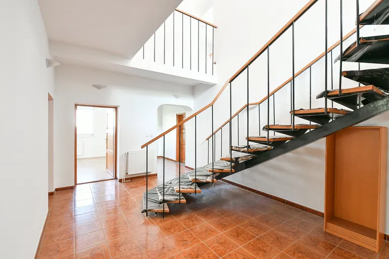 Hubičkova, Modřany - Prague 4 | Sale, House, Seven-bedroom (8+1), 477 m²