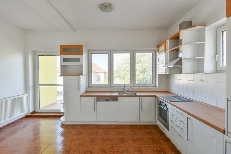 Hubičkova, Modřany - Prague 4 | Sale, House, Seven-bedroom (8+1), 477 m²