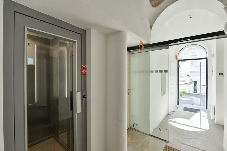Zámecký vrch, Karlovy Vary - Karlovy Vary | Sale, Apartment building, 795.88 m²