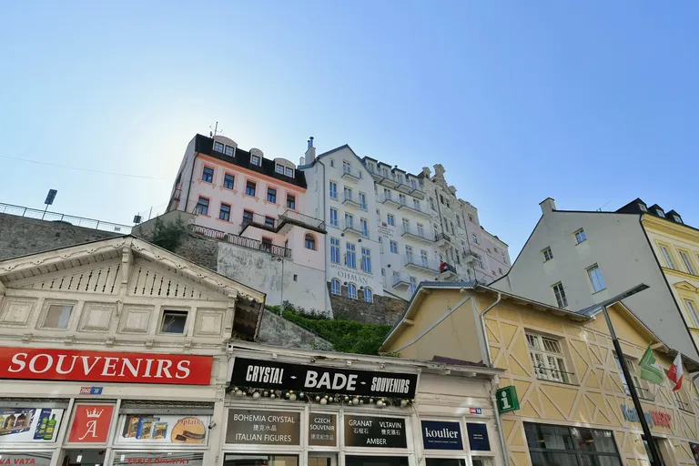 Zámecký vrch, Karlovy Vary - Karlovy Vary | Sale, Apartment building, 795.88 m²