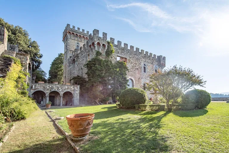Taliansko, Toskánsko - Florencie | Predaj, Historický objekt, 1 300 m²