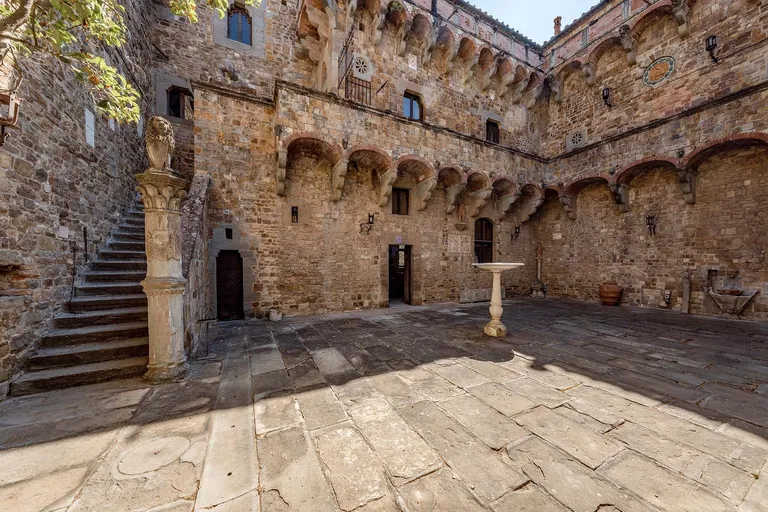 Taliansko, Toskánsko - Florencie | Predaj, Historický objekt, 1 300 m²