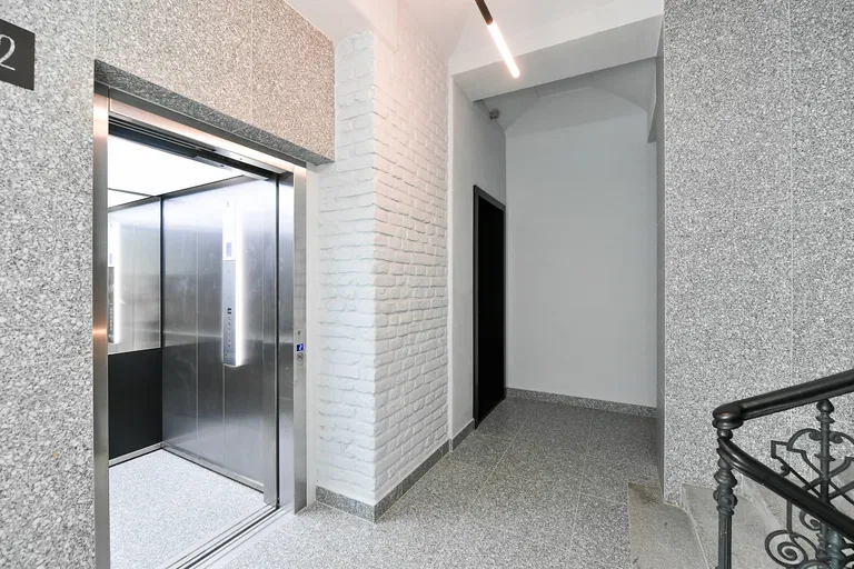 Osadní, Holešovice - Prague 7 | Sale, Apartment, One-bedroom (2+kk), 52 m²
