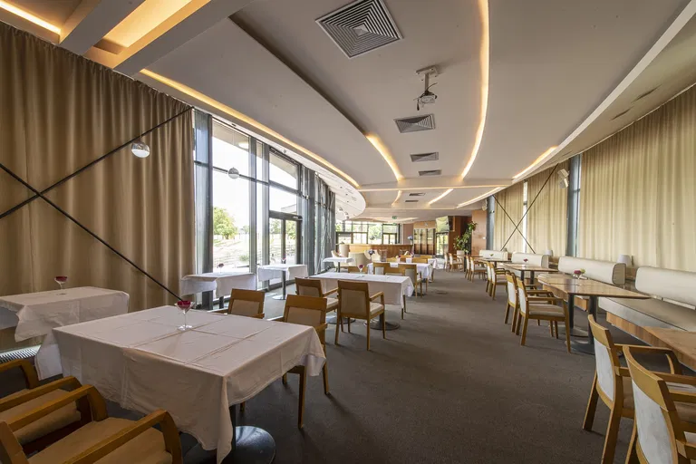 Junácka, Nové Mesto - Bratislava III | Sale, Offices, 762 m²