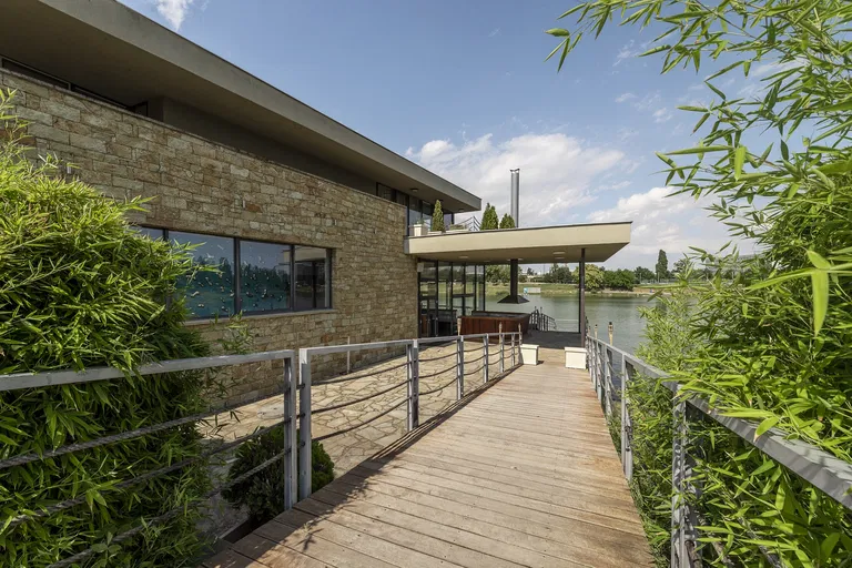 Junácka, Nové Mesto - Bratislava III | Sale, Offices, 762 m²