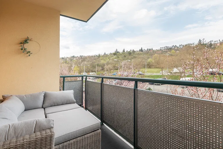 Plachty, Nový Lískovec - Brno-město | Sale, Apartment, One-bedroom (2+kk), 66 m²