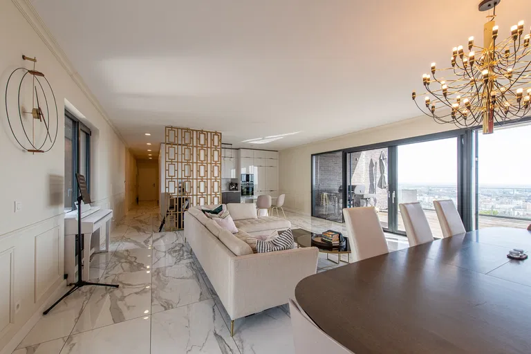 Pod Vachmajstrom, Nové Mesto - Bratislava III | Sale, Apartment, Four-bedroom (5+kk), 251 m²