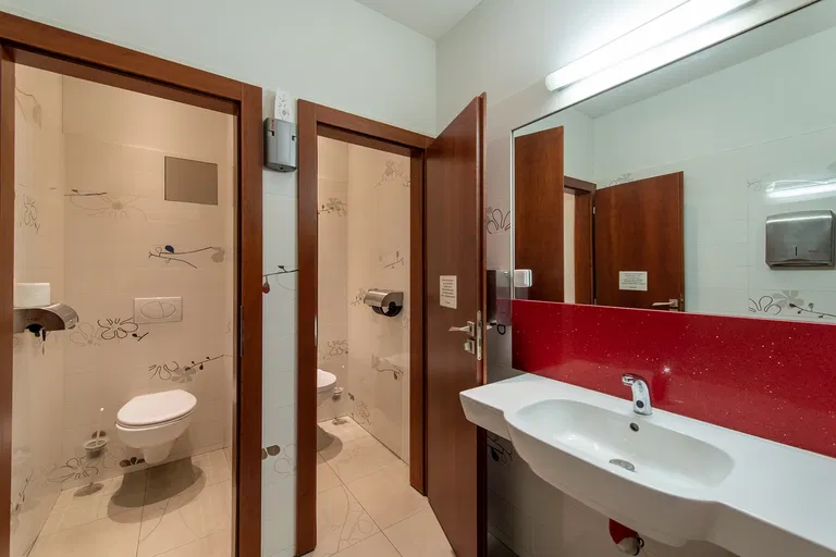 Námestie hraničiarov, Petržalka - Bratislava V | Predaj, Obchodný priestor, 196 m²