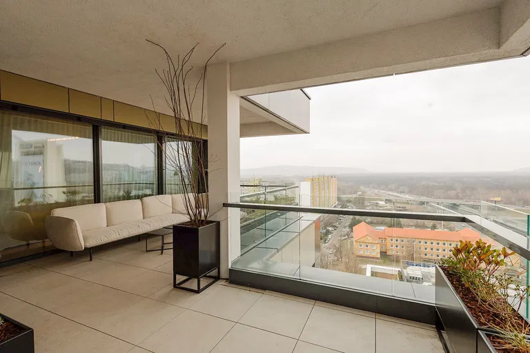 Einsteinova, Petržalka - Bratislava V | Predaj, Byt, 4-izbový, 211 m²