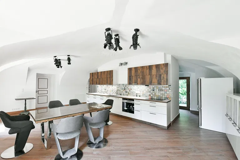 Ke Dvoru, Vokovice - Praha 6 | Predaj, Byt, 2-izbový, 126 m²