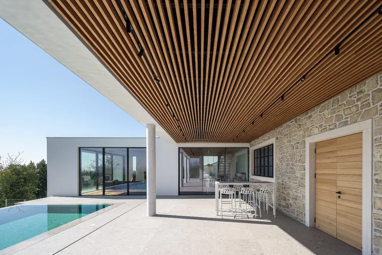 Croatia, Istrie - Buje | Sale, House, Four-bedroom (5+kk), 313 m²