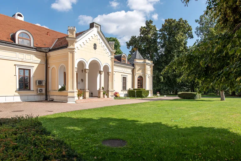 Trnava - Jaslovské Bohunice | Sale, Historic property, 1 609 m²