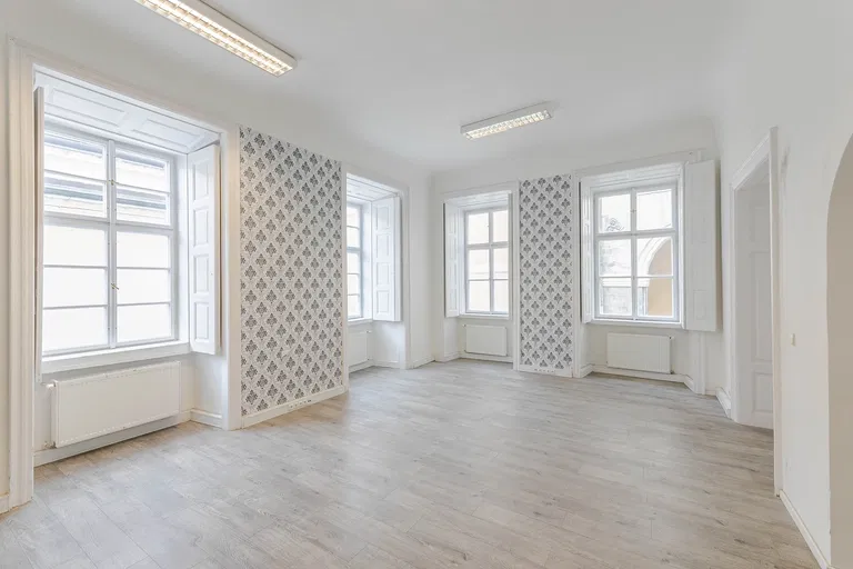 Husova, Staré Město - Prague 1 | Sale, Office building, 2050 m²