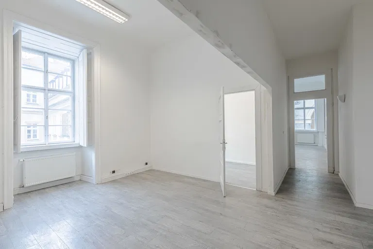 Husova, Staré Město - Prague 1 | Sale, Office building, 2050 m²