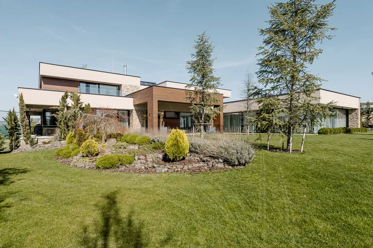 Záhorská Bystrica - Bratislava IV | Sale, House, Eight-bedroom (9+kk), 1 778 m²