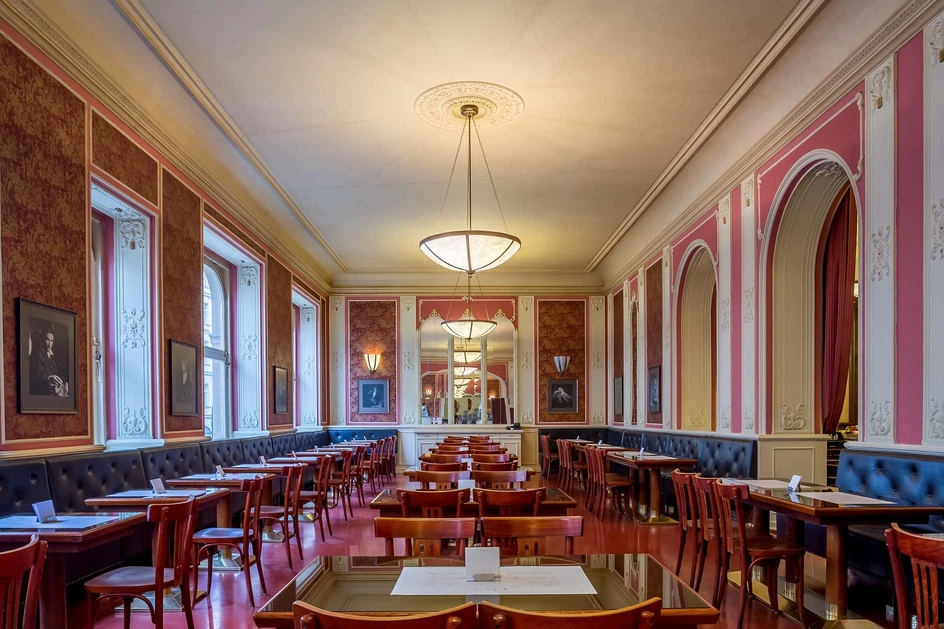 Café Louvre