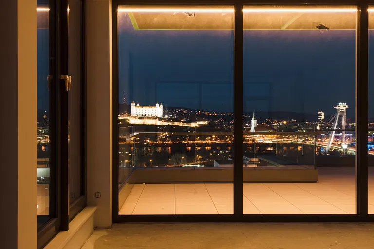 Einsteinova, Petržalka - Bratislava V | Sale, Apartment, Three-bedroom (4+kk), 197 m²