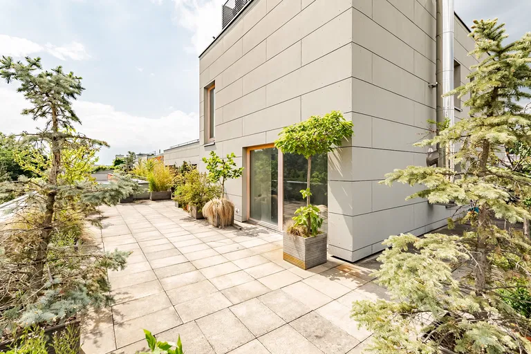 Jeseniova, Žižkov - Prague 3 | Sale, Apartment, Three-bedroom (4+kk), 440 m²