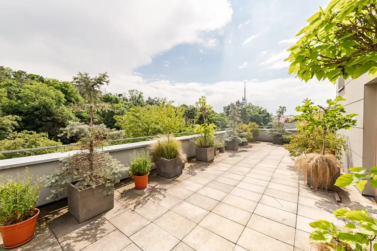 Jeseniova, Žižkov - Prague 3 | Sale, Apartment, Three-bedroom (4+kk), 440 m²