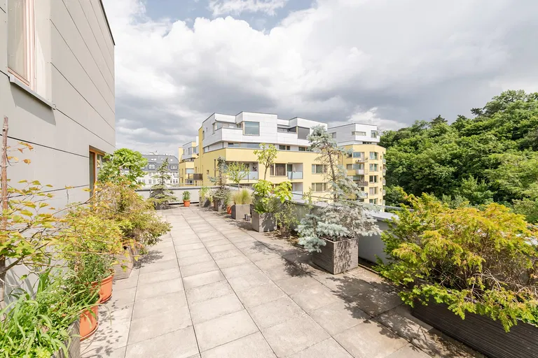 Jeseniova, Žižkov - Prague 3 | Sale, Apartment, Three-bedroom (4+kk), 440 m²