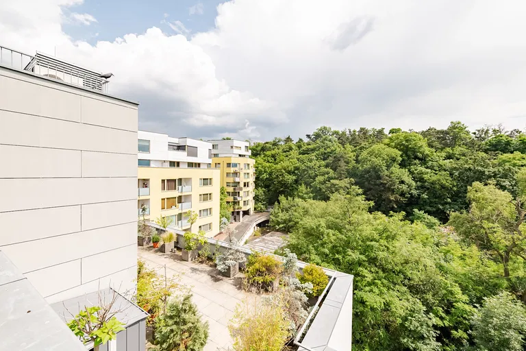 Jeseniova, Žižkov - Prague 3 | Sale, Apartment, Three-bedroom (4+kk), 440 m²