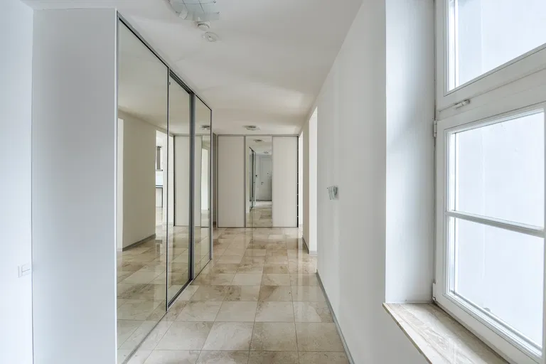 Hlboká cesta, Staré Mesto - Bratislava I | Prenájom, Byt, 4-izbový, 192 m²