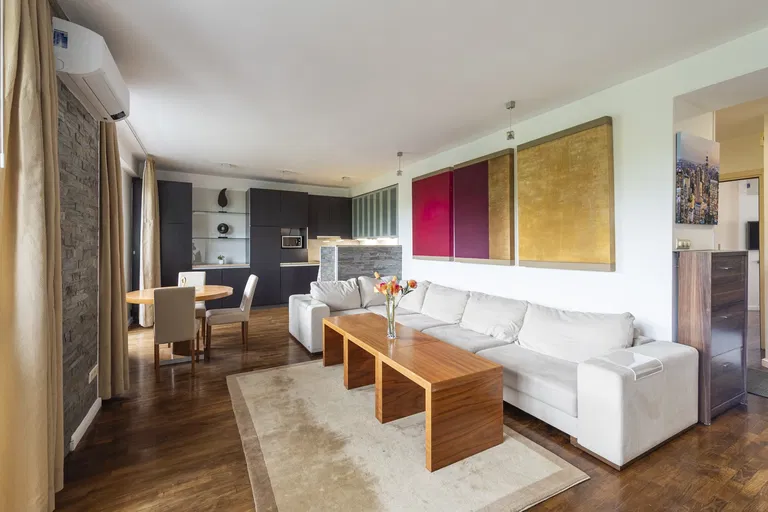 Špitálska, Bratislava - Bratislava I | Prenájom, Byt, 3-izbový, 92 m²