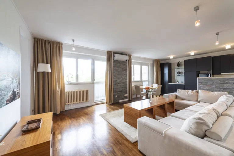 Špitálska, Bratislava - Bratislava I | Prenájom, Byt, 3-izbový, 92 m²
