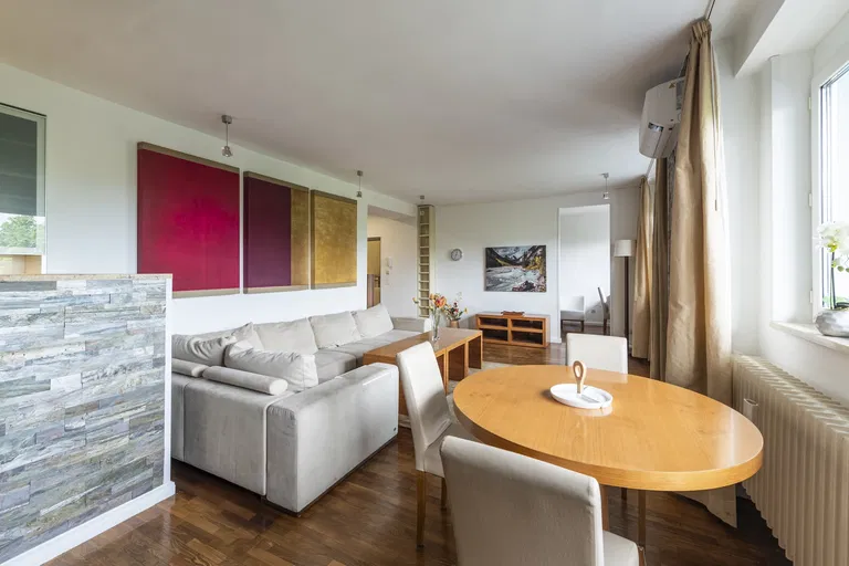Špitálska, Bratislava - Bratislava I | Prenájom, Byt, 3-izbový, 92 m²