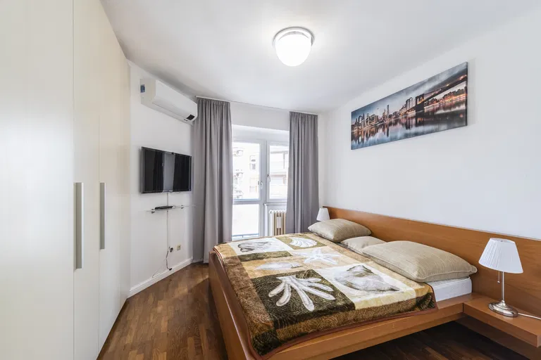 Špitálska, Bratislava - Bratislava I | Prenájom, Byt, 3-izbový, 92 m²