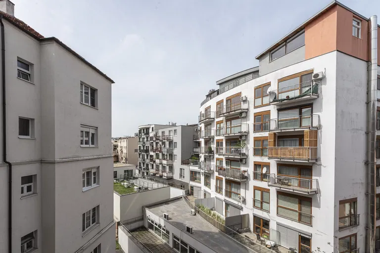 Špitálska, Bratislava - Bratislava I | Prenájom, Byt, 3-izbový, 92 m²