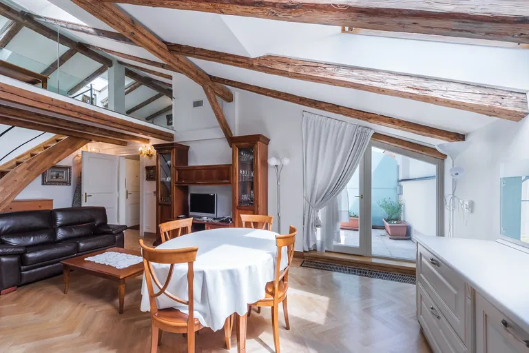 Italská, Vinohrady - Praha 2 | Prenájom, Byt, 4-izbový, 110 m²