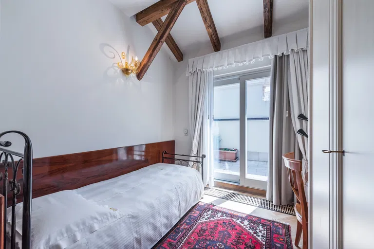 Italská, Vinohrady - Praha 2 | Prenájom, Byt, 4-izbový, 110 m²