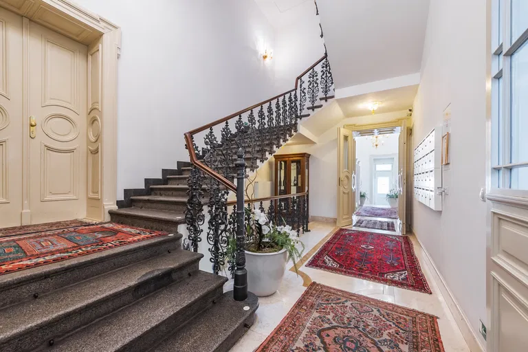 Italská, Vinohrady - Praha 2 | Prenájom, Byt, 4-izbový, 110 m²
