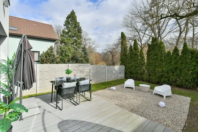 Pod Přehradou, Hájek u Uhříněvsi - Prague 10 | Sale, Apartment, Two-bedroom (3+kk), 62 m²
