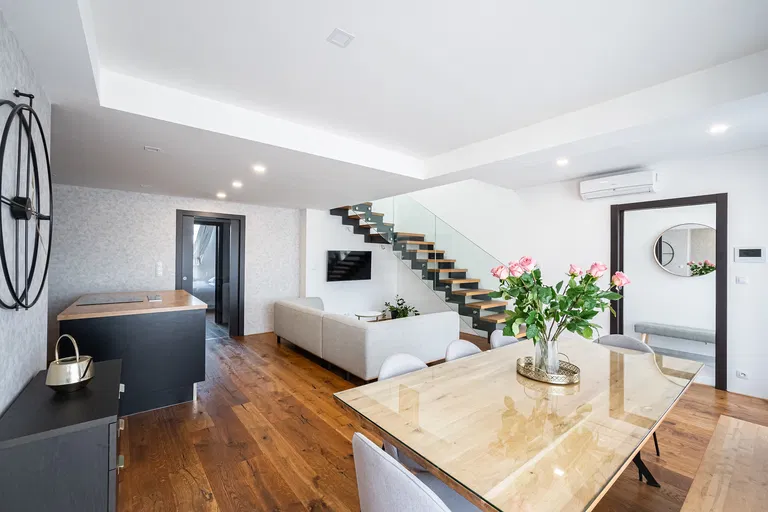 Jungmannova, Nové Město - Praha 1 | Predaj, Byt, 4-izbový, 141 m²
