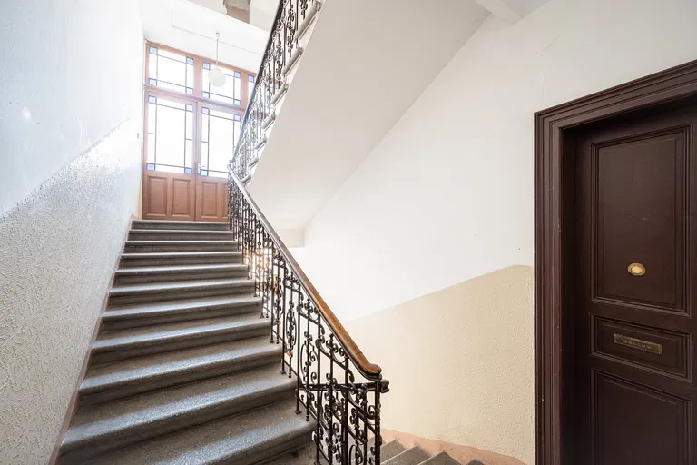 Ostrovského, Smíchov - Prague 5 | Sale, Apartment, One-bedroom (2+kk), 45 m²