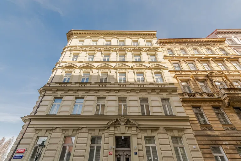 Všehrdova, Malá Strana - Prague 1 | Sale, Apartment, Studio (1+kk), 32 m²