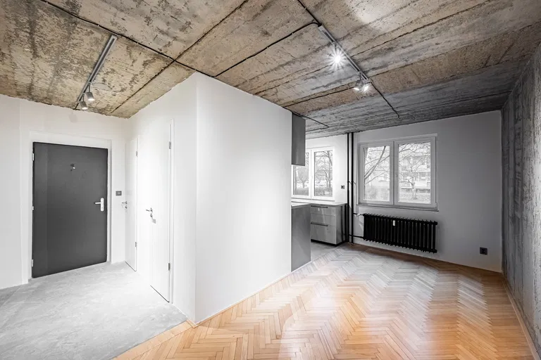 Hlavní, Záběhlice - Praha 4 | Predaj, Byt, 2-izbový, 80 m²