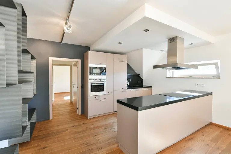 Mezilehlá, Hrdlořezy - Praha 9 | Predaj, Byt, 4-izbový, 133 m²