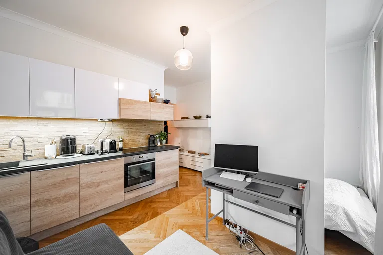 Černomořská, Vršovice - Prague 10 | Sale, Apartment, Studio (1+kk), 27 m²