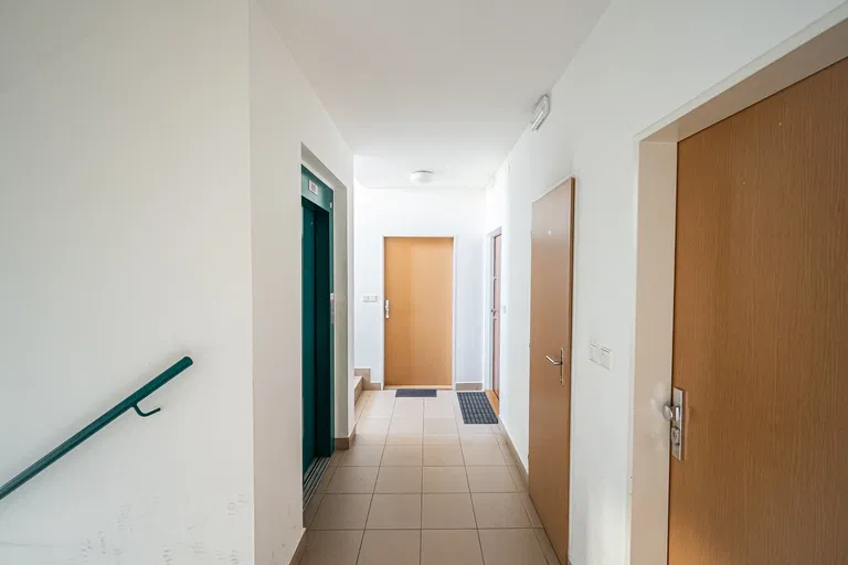 Sídlištní, Lysolaje - Prague 6 | Sale, Apartment, Studio (1+kk), 43 m²