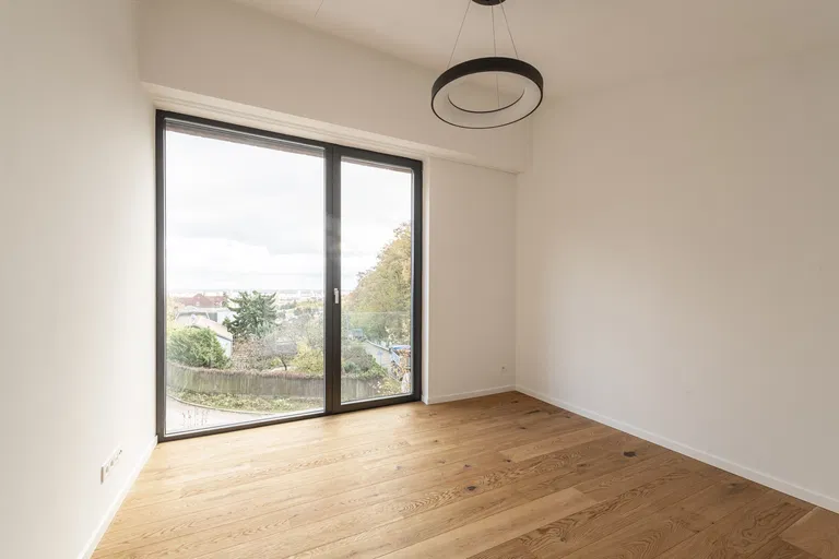 Sliačska, Nové Mesto - Bratislava III | Rent, House, Three-bedroom (4+1), 252 m²
